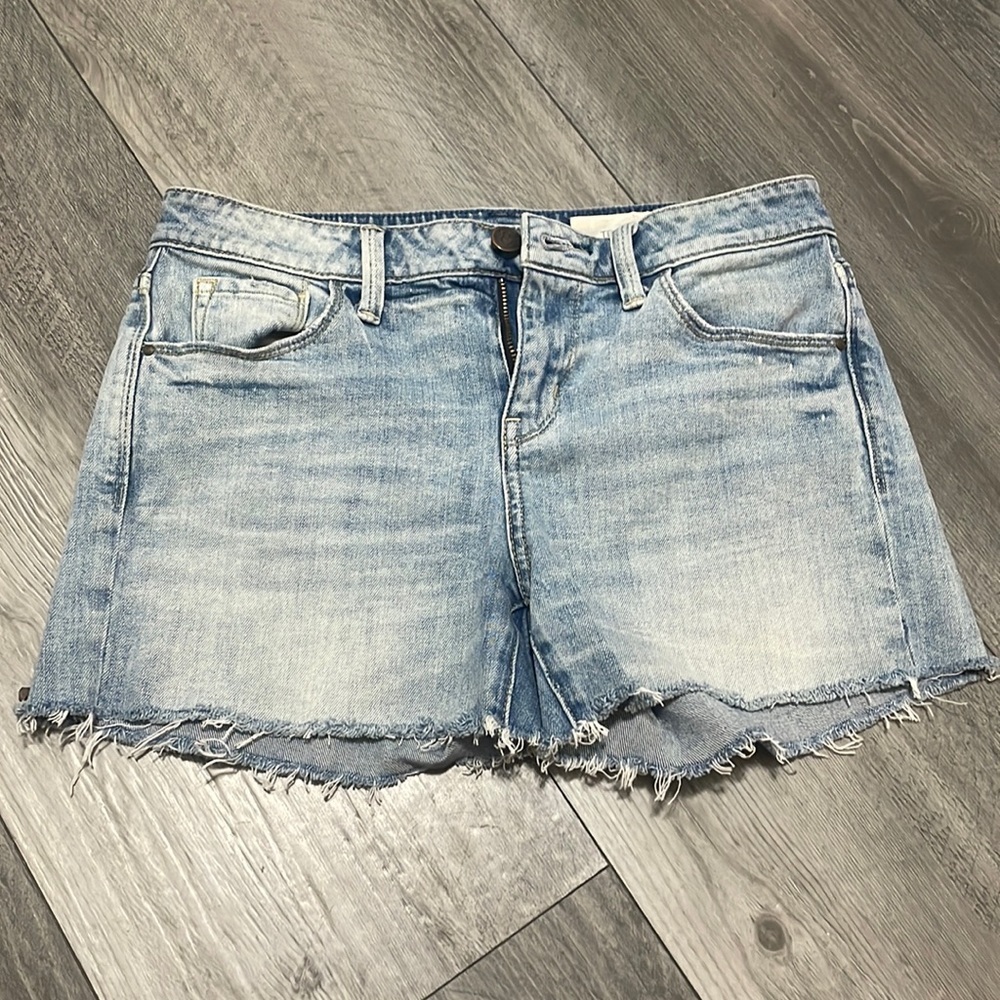 Treasure and Bond Boyfriend Shorts 25 distressed raw‎ hem